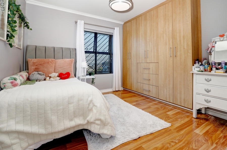 4 Bedroom Property for Sale in Burgundy Estate Western Cape